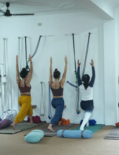 Top Hatha Yoga instructor certified by Yoga Alliance at Sanskriti Yogpeeth, Rishikesh