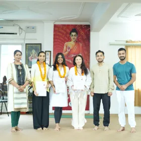 yoga-retreat-himalaya